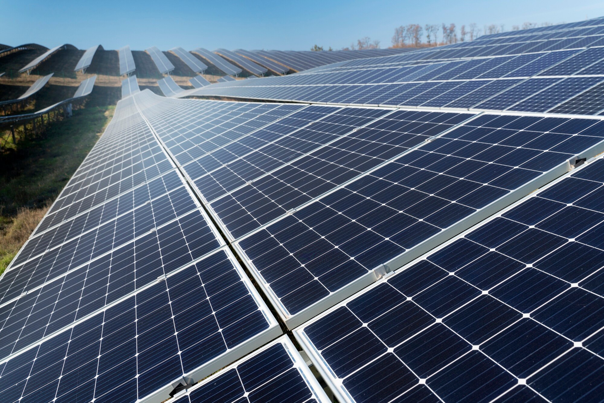 Solusi Energi Surya untuk Desa Terpencil di Indonesia