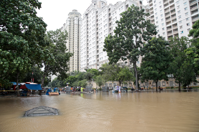 Dampak Banjir Rob di Jakarta Akibat Penurunan Muka Tanah dan Pasang Laut Tinggi